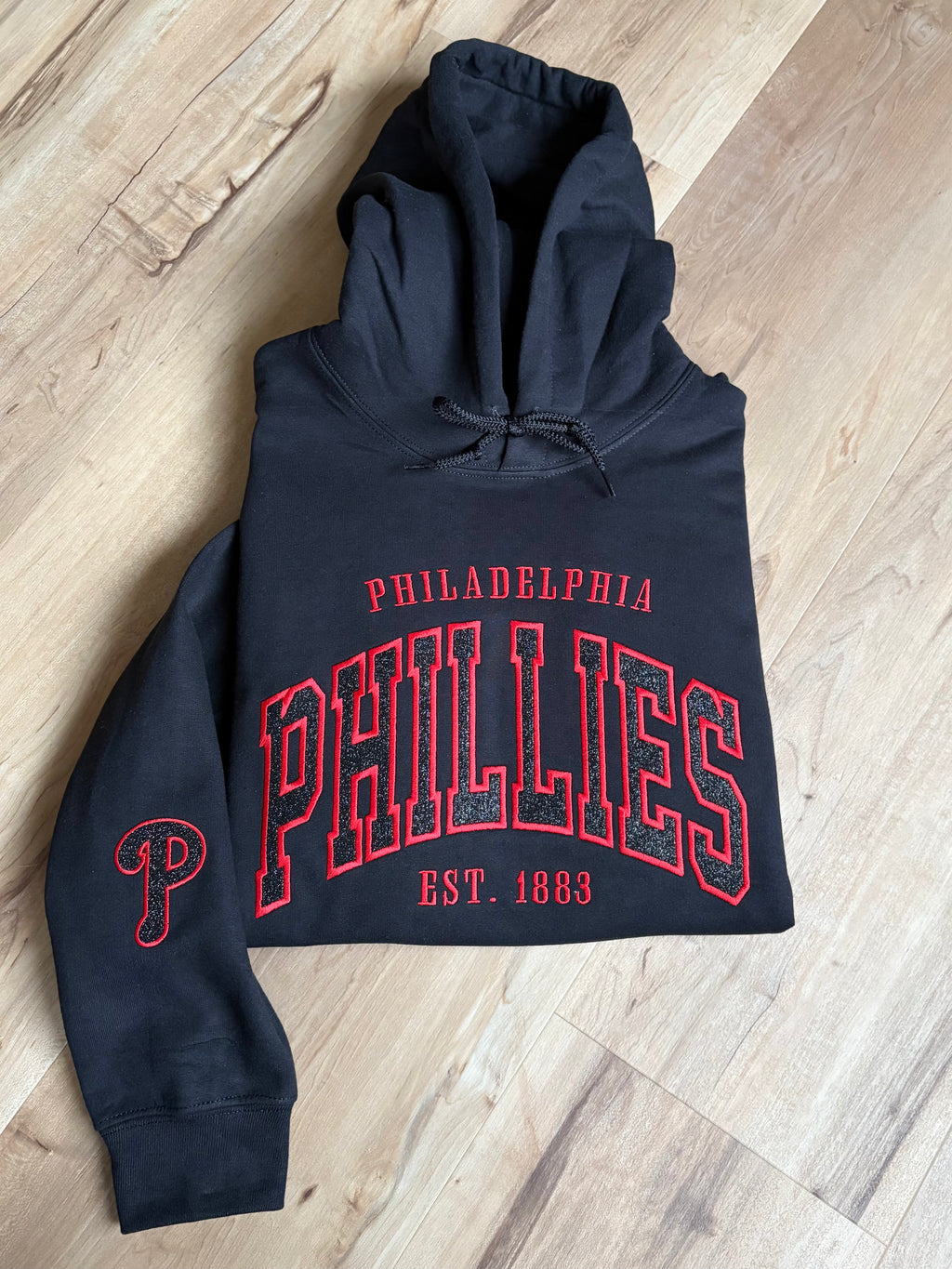 Cropped Phillies Varsity Letter Glitter Black Sweatshirt