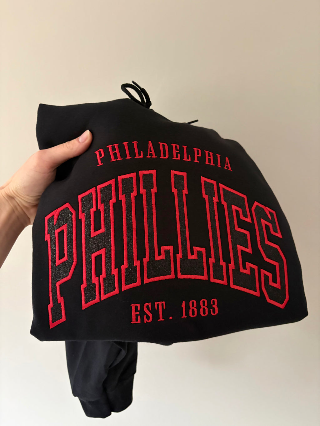Cropped Phillies Varsity Letter Glitter Black Sweatshirt